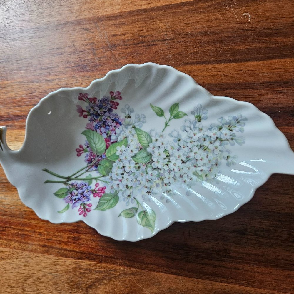 VINTAGE BAVARIA LEAF DISH TRINKET/CANDY DISH OLD NUREMBERG PORCELAIN